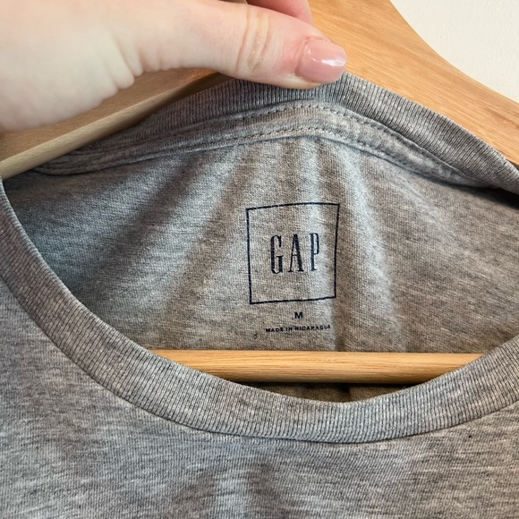 Gap Gray Guinness Graphic T-Shirt - Picture 4 of 4